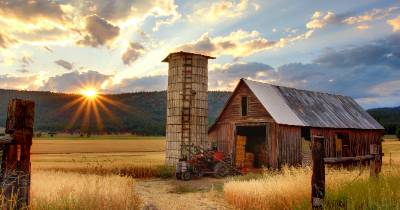 Barn in the sunset