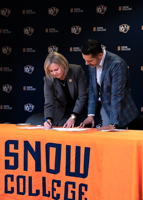 Snow College - WGU Agreement signing